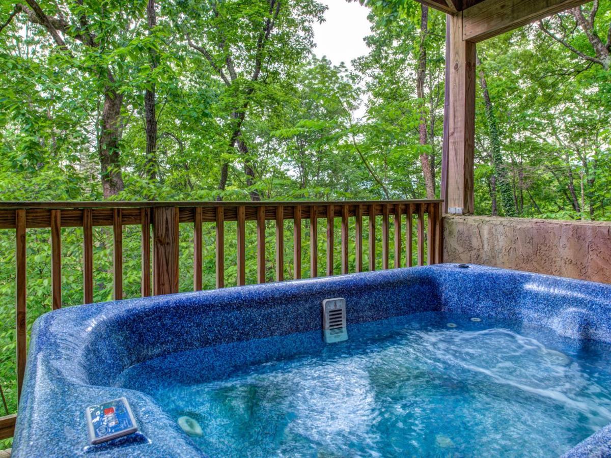 Great Expectations, 3 Bedrooms, Fireplace, Pool Table, Hot Tub, Sleeps 10 Гетлинбург Екстериор снимка
