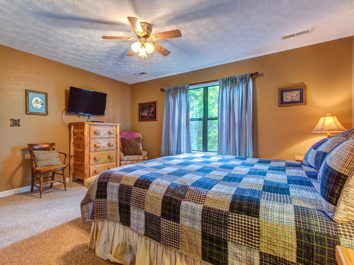 Great Expectations, 3 Bedrooms, Fireplace, Pool Table, Hot Tub, Sleeps 10 Гетлинбург Екстериор снимка