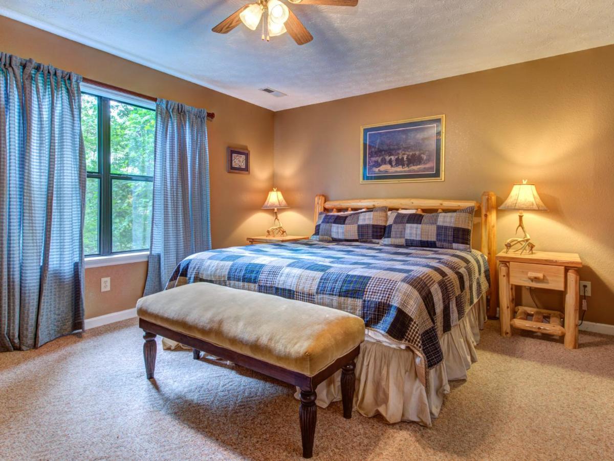 Great Expectations, 3 Bedrooms, Fireplace, Pool Table, Hot Tub, Sleeps 10 Гетлинбург Екстериор снимка