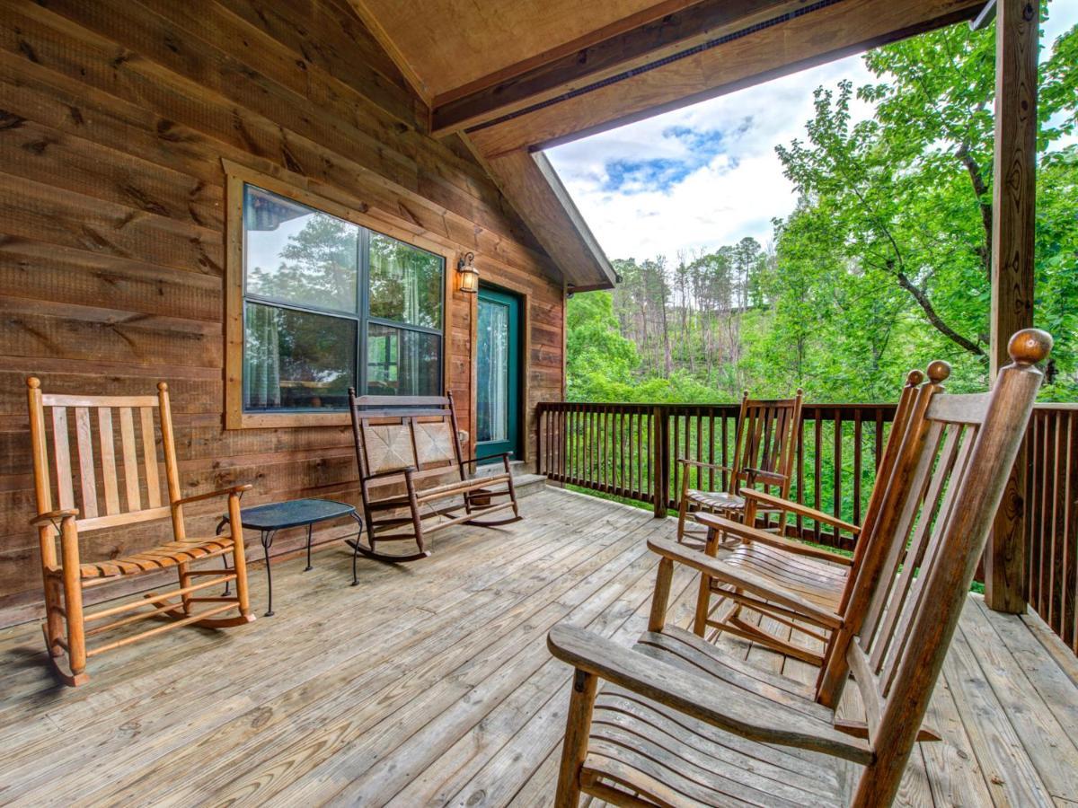 Great Expectations, 3 Bedrooms, Fireplace, Pool Table, Hot Tub, Sleeps 10 Гетлинбург Екстериор снимка