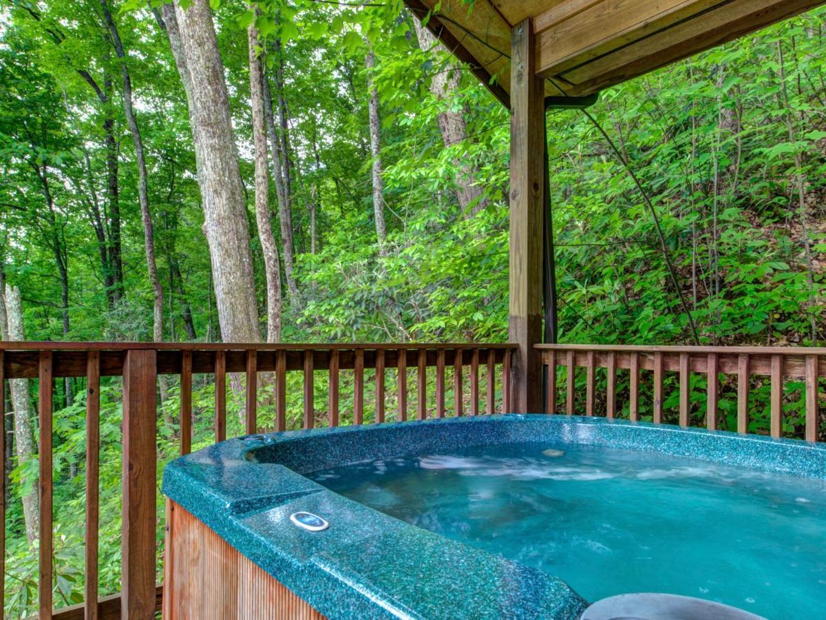 Great Expectations, 3 Bedrooms, Fireplace, Pool Table, Hot Tub, Sleeps 10 Гетлинбург Екстериор снимка
